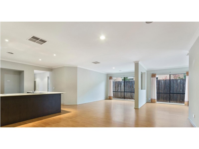 5 Pinoak Street, Point Cook VIC 3030