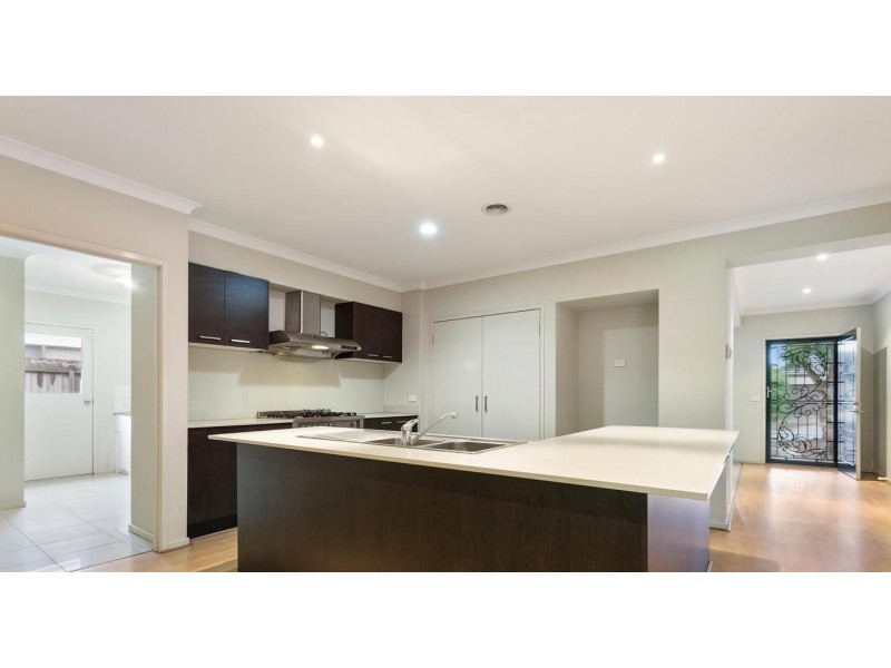 5 Pinoak Street, Point Cook VIC 3030