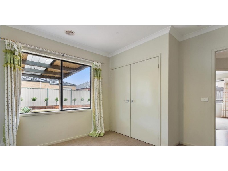 5 Pinoak Street, Point Cook VIC 3030