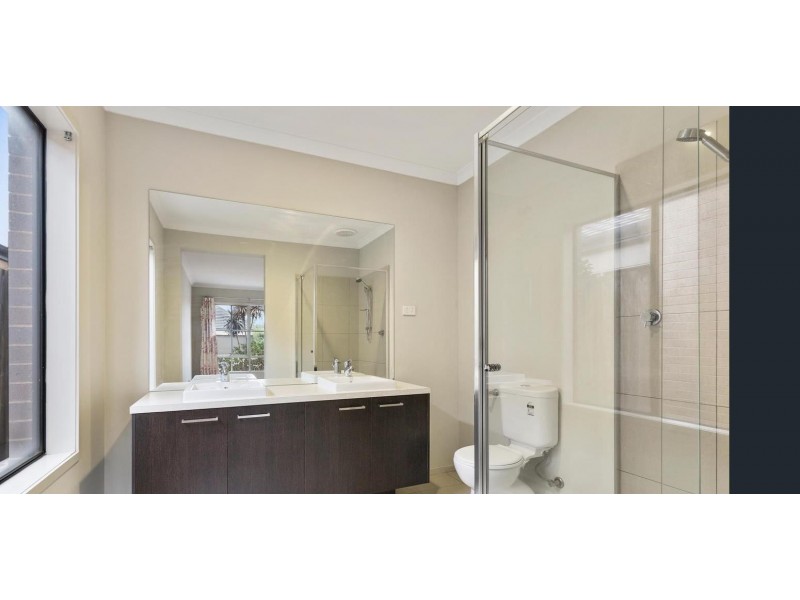 5 Pinoak Street, Point Cook VIC 3030