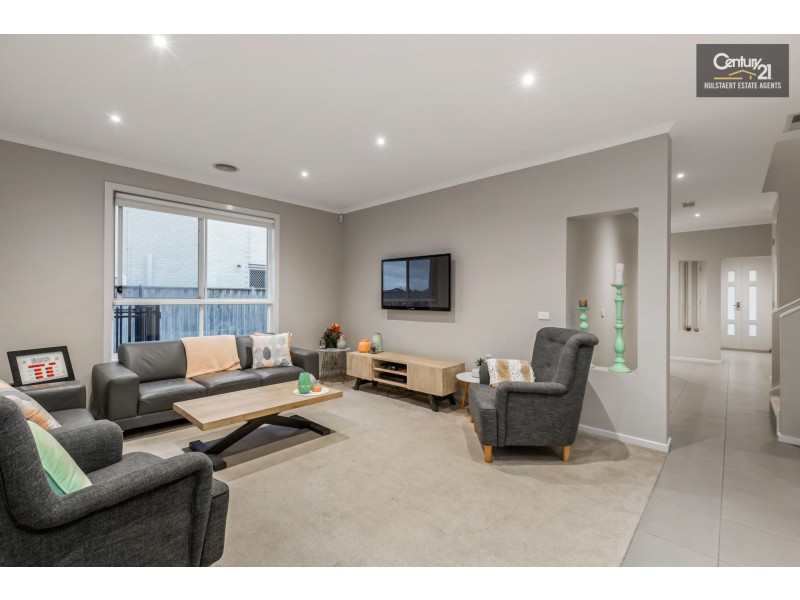 47 Vaucluse Boulevard, Sanctuary Lakes VIC 3030