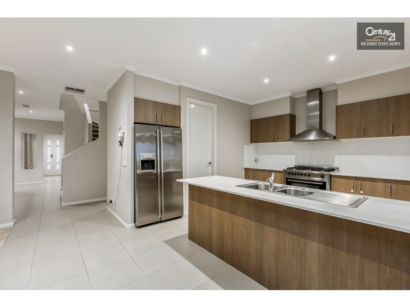 47 Vaucluse Boulevard, Sanctuary Lakes VIC 3030