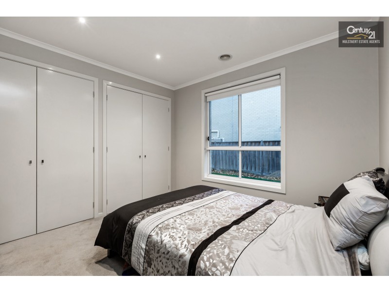 47 Vaucluse Boulevard, Sanctuary Lakes VIC 3030