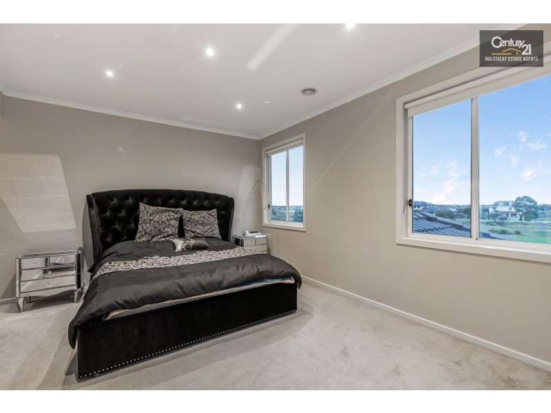 47 Vaucluse Boulevard, Sanctuary Lakes VIC 3030