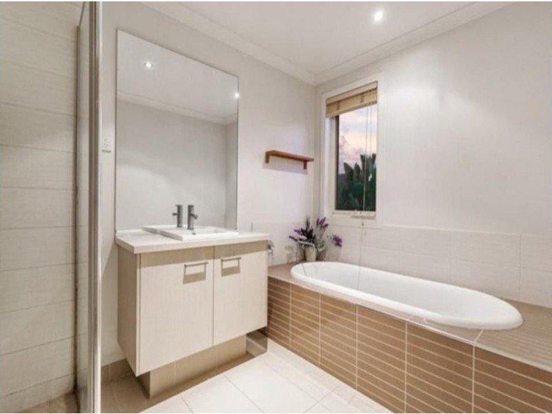 3 Eagles Nest Way, Point Cook VIC 3030