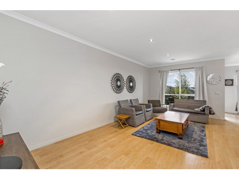 2/9 Cornell Road, Truganina VIC 3029