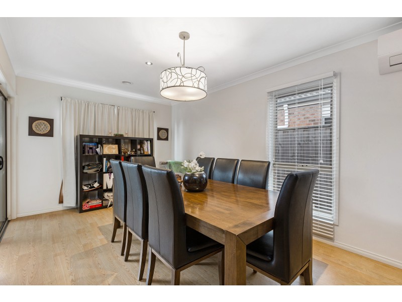 2/9 Cornell Road, Truganina VIC 3029