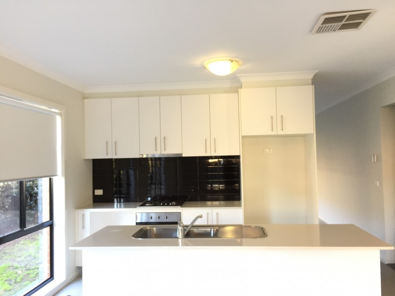 15 Cloudy Crescent, Point Cook VIC 3030