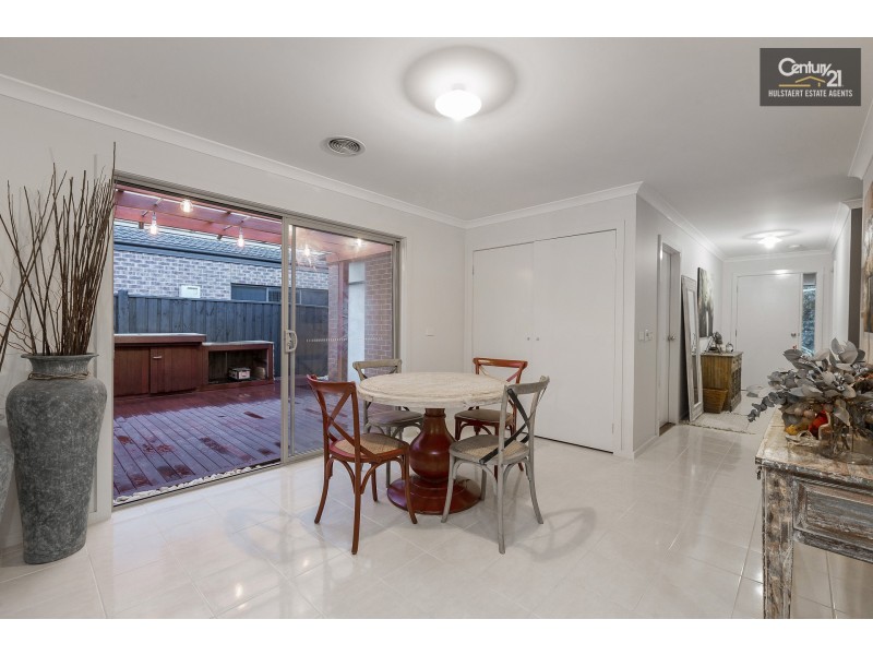 10 Anglers Avenue, Point Cook VIC 3030