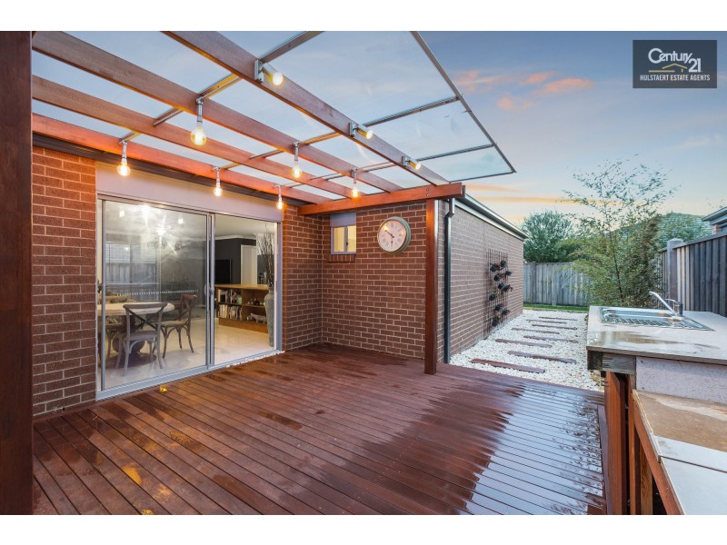 10 Anglers Avenue, Point Cook VIC 3030