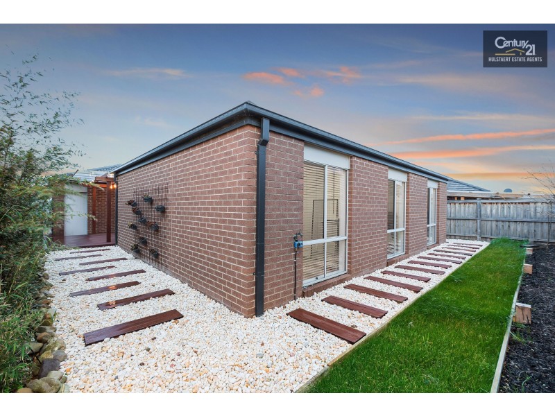 10 Anglers Avenue, Point Cook VIC 3030