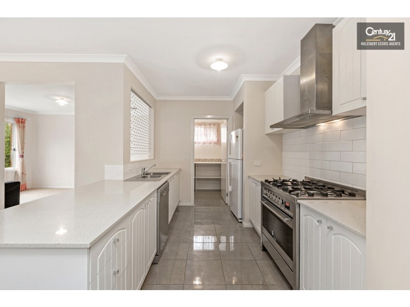 37 Sanctuary Lakes East Boulevard, Point Cook VIC 3030