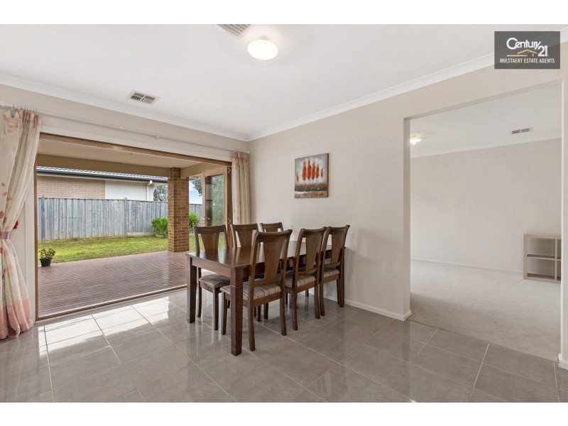 37 Sanctuary Lakes East Boulevard, Point Cook VIC 3030