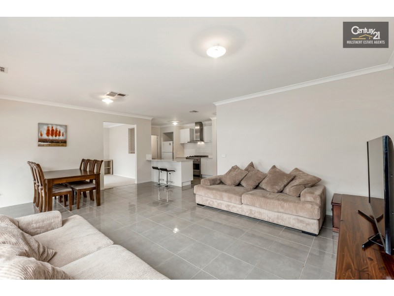 37 Sanctuary Lakes East Boulevard, Point Cook VIC 3030