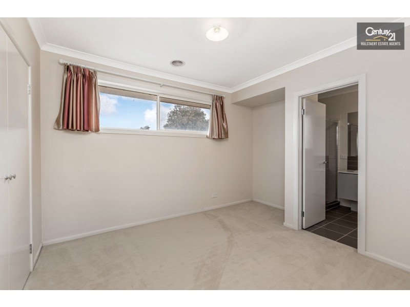 37 Sanctuary Lakes East Boulevard, Point Cook VIC 3030