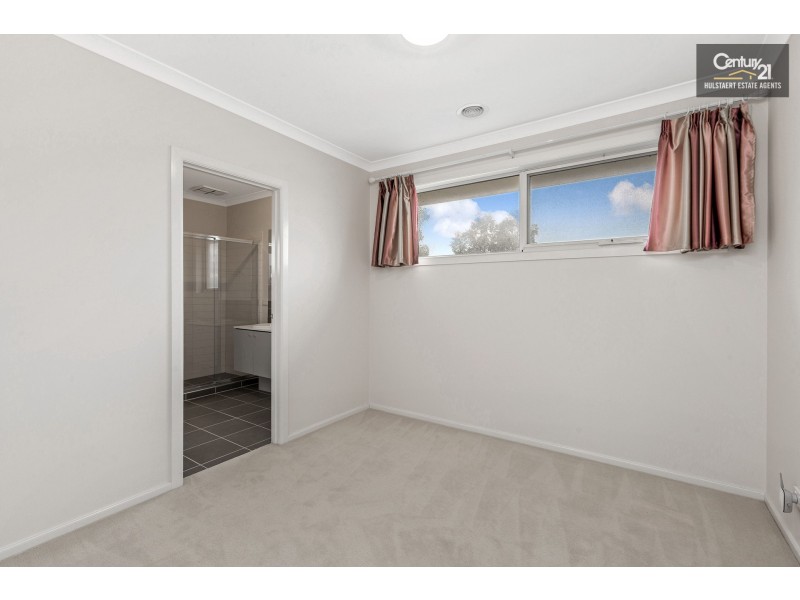 37 Sanctuary Lakes East Boulevard, Point Cook VIC 3030