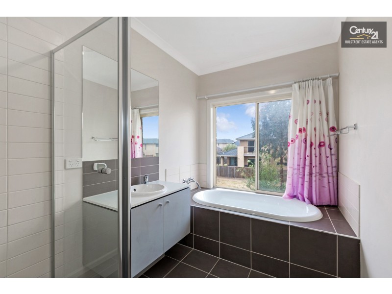 37 Sanctuary Lakes East Boulevard, Point Cook VIC 3030