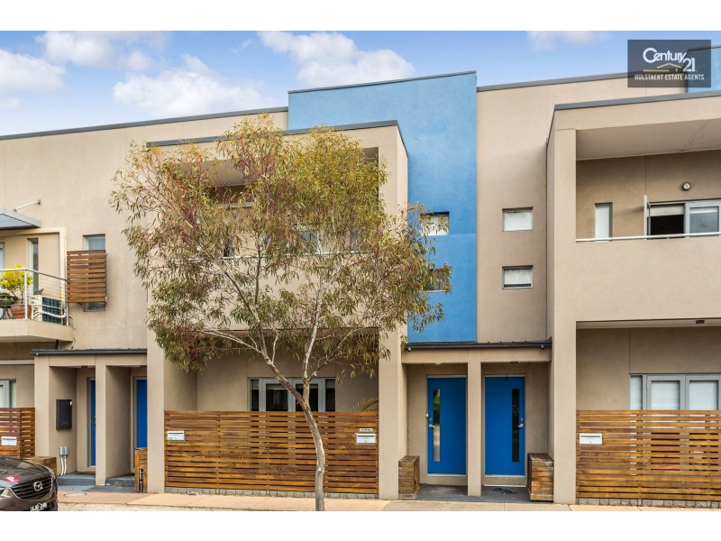 2/15 Tom Roberts Parade, Point Cook VIC 3030