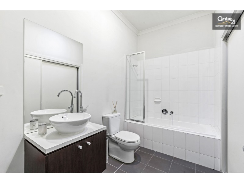 2/15 Tom Roberts Parade, Point Cook VIC 3030