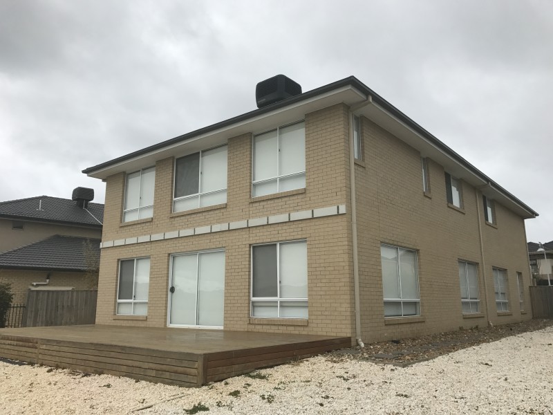 26 Watersedge Cove, Sanctuary Lakes VIC 3030