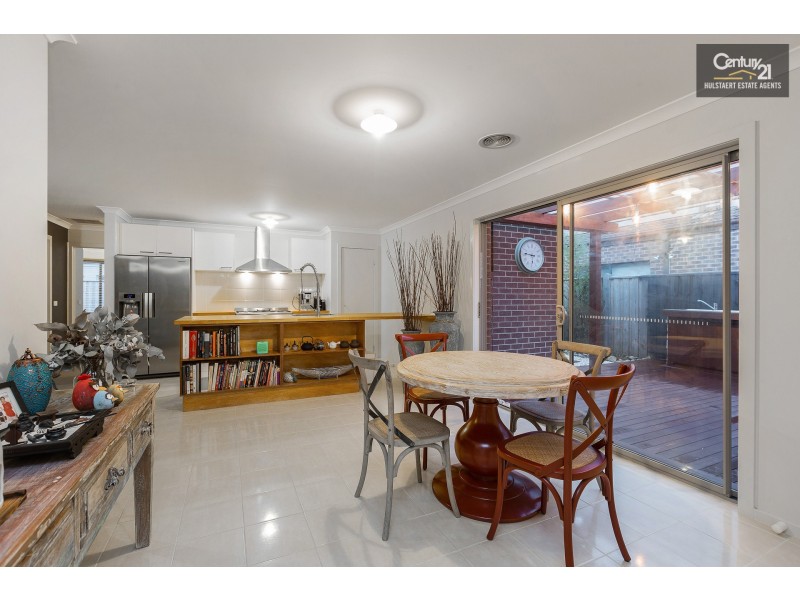 10 Anglers Avenue, Point Cook VIC 3030