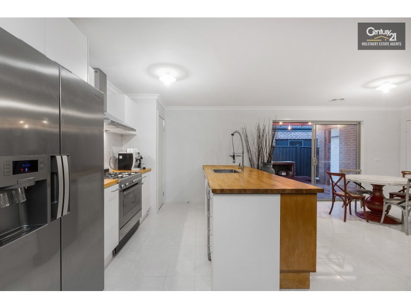 10 Anglers Avenue, Point Cook VIC 3030