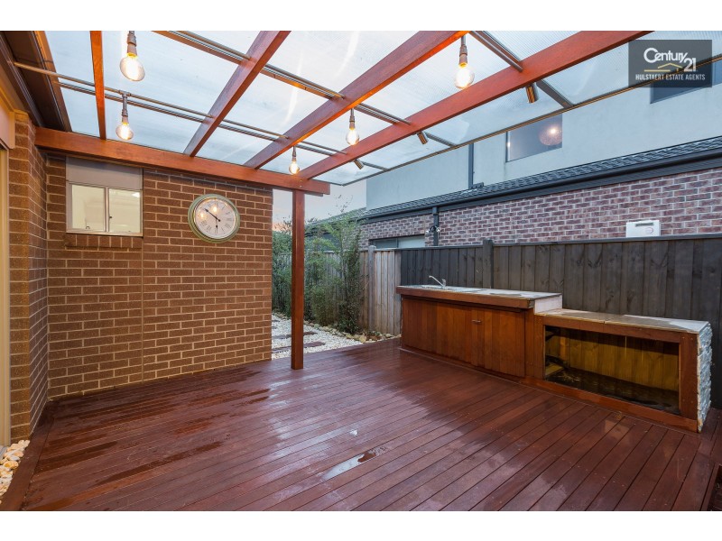 10 Anglers Avenue, Point Cook VIC 3030