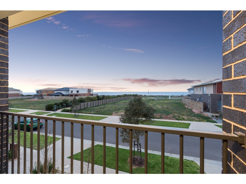 31 Masthead Way, Wyndham Harbour, Werribee South VIC 3030