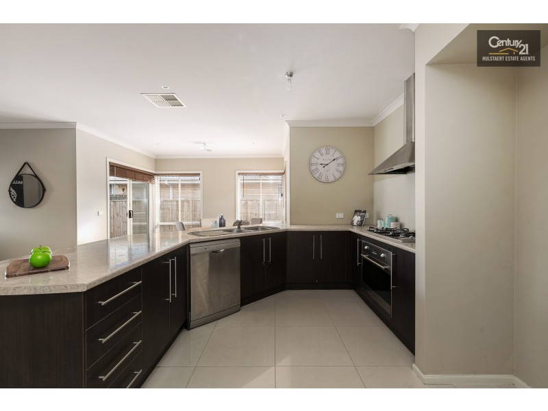 19 Lincoln Park Close, Sanctuary Lakes VIC 3030