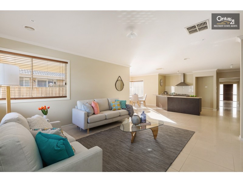 19 Lincoln Park Close, Sanctuary Lakes VIC 3030