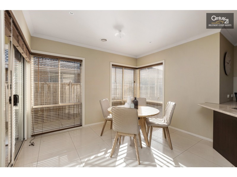 19 Lincoln Park Close, Sanctuary Lakes VIC 3030