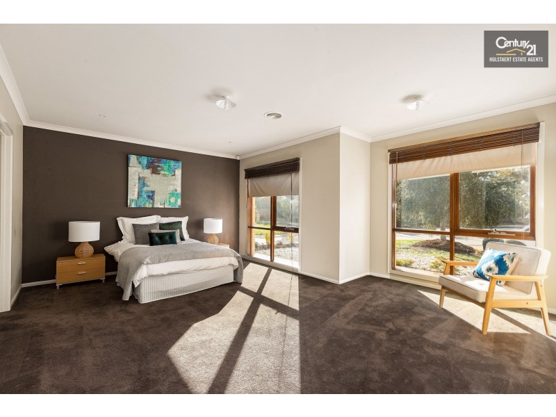 19 Lincoln Park Close, Sanctuary Lakes VIC 3030