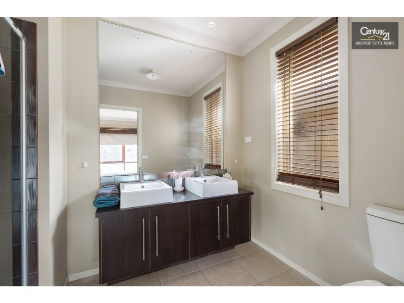 19 Lincoln Park Close, Sanctuary Lakes VIC 3030