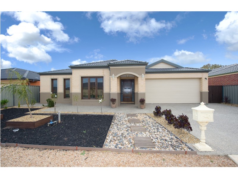 30  Maxwell Street, Point Cook VIC 3030