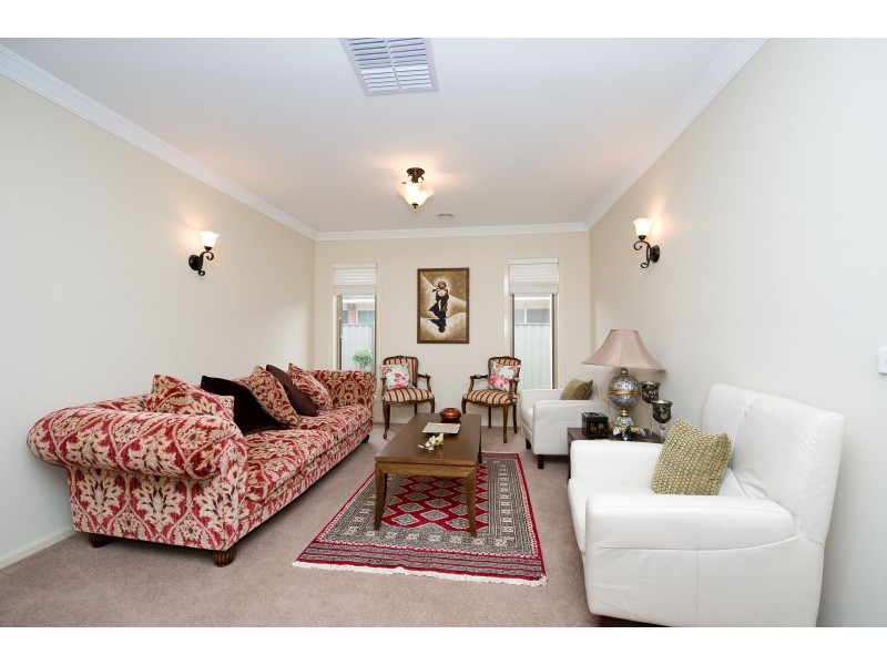 30  Maxwell Street, Point Cook VIC 3030