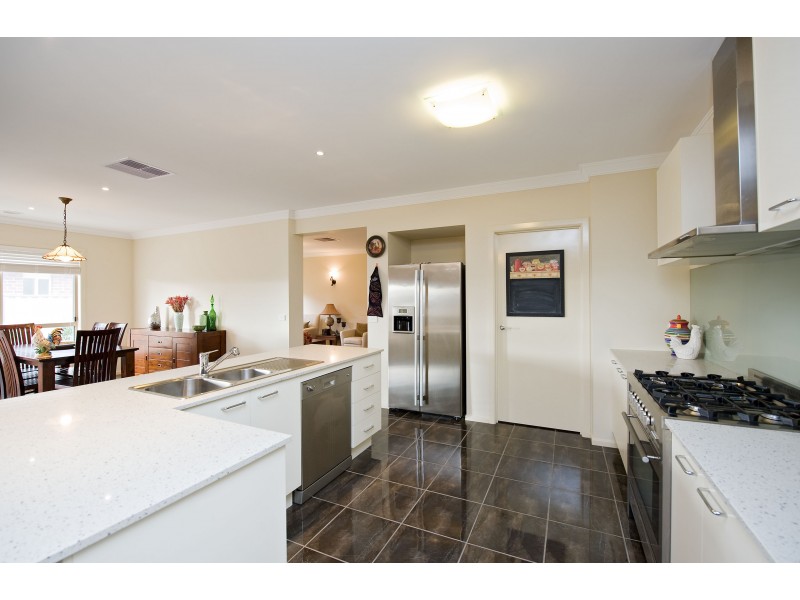 30  Maxwell Street, Point Cook VIC 3030