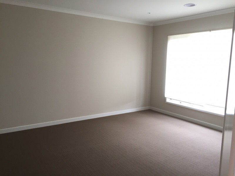 27 Elland Circuit, Truganina VIC 3029