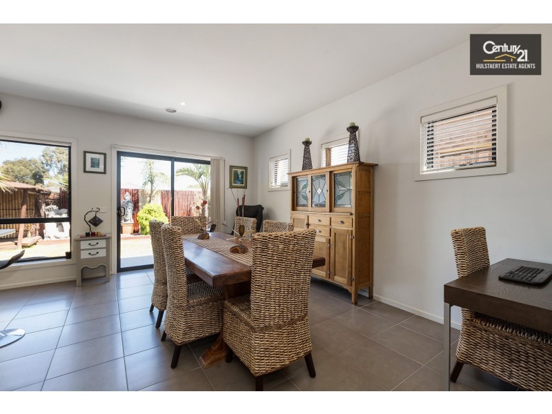 2/107 Westmeadows Lane, Truganina VIC 3029