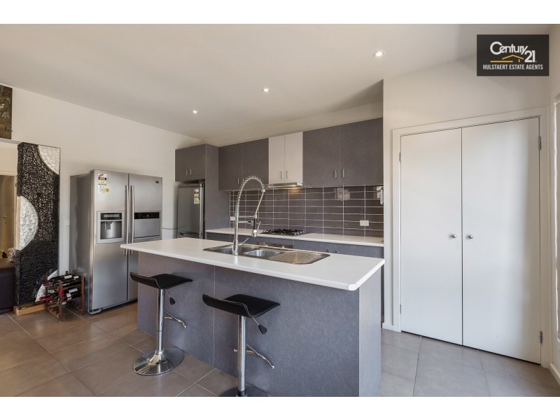 2/107 Westmeadows Lane, Truganina VIC 3029