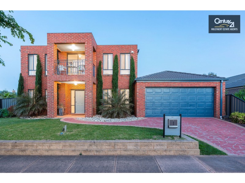 14 Moncrieff Parade, Point Cook VIC 3030