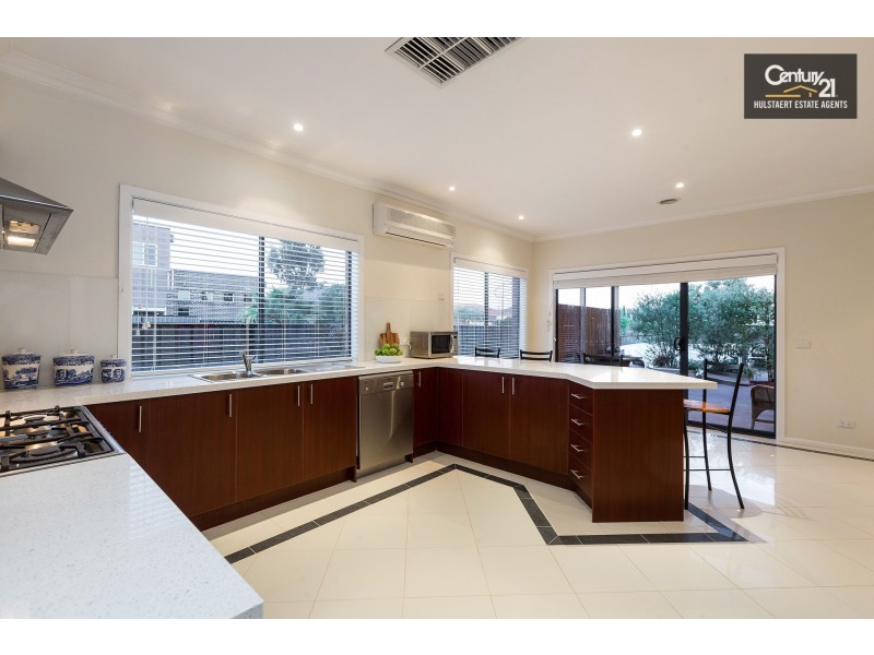 14 Moncrieff Parade, Point Cook VIC 3030