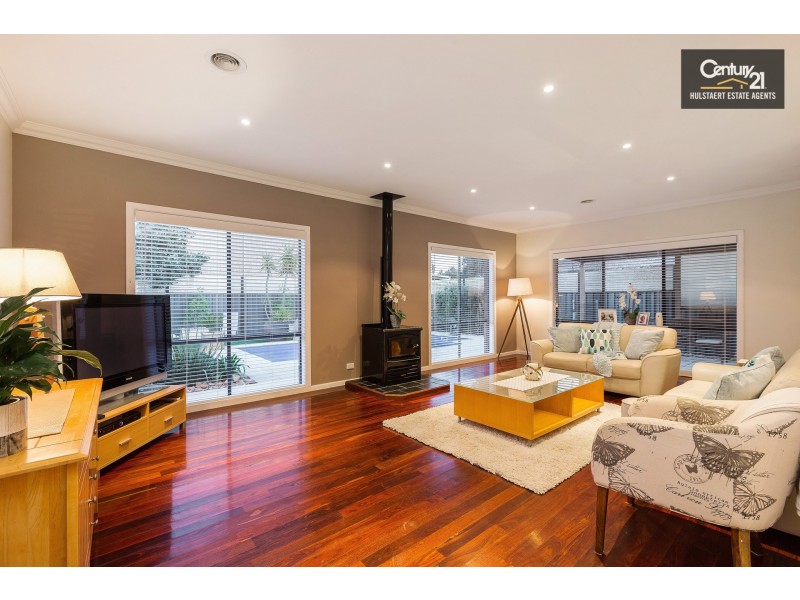 14 Moncrieff Parade, Point Cook VIC 3030