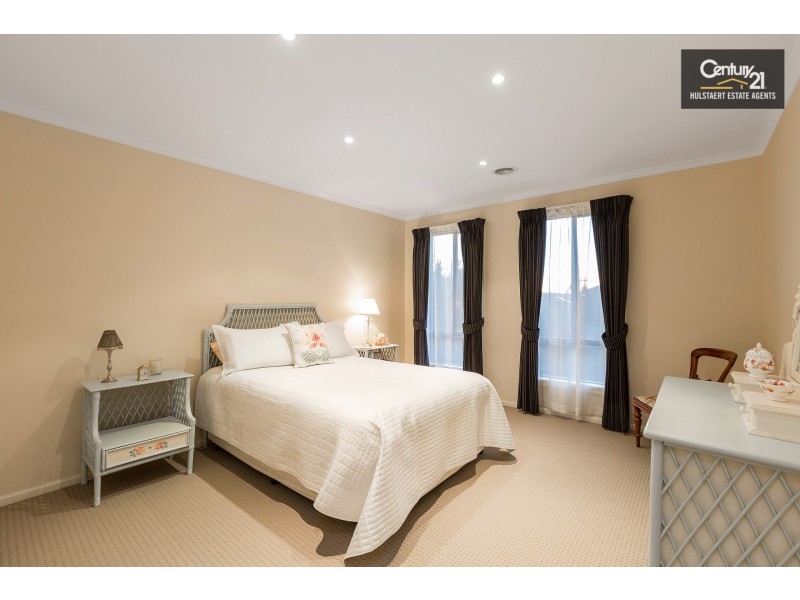 14 Moncrieff Parade, Point Cook VIC 3030