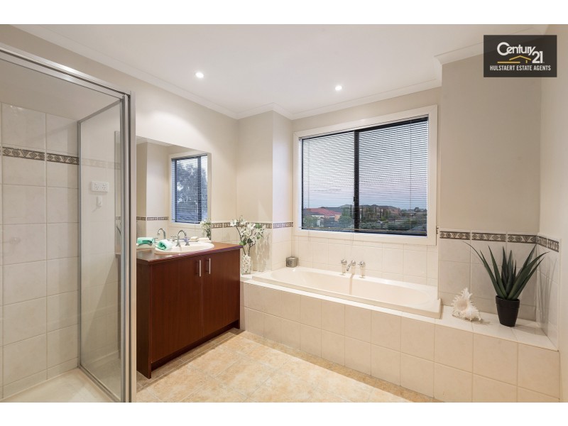 14 Moncrieff Parade, Point Cook VIC 3030