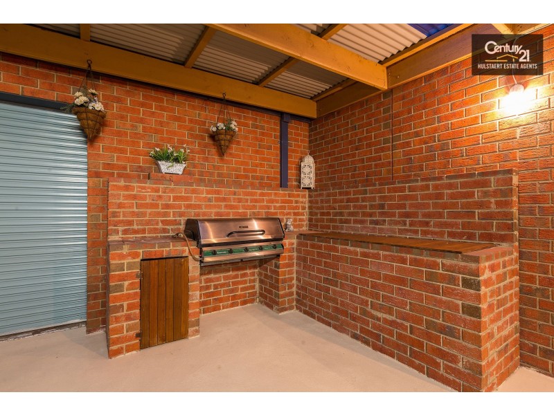 14 Moncrieff Parade, Point Cook VIC 3030