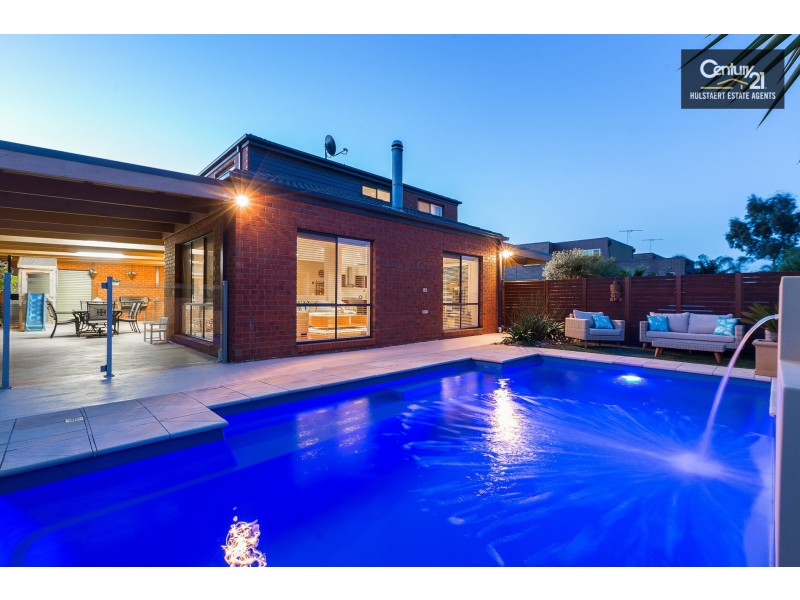 14 Moncrieff Parade, Point Cook VIC 3030