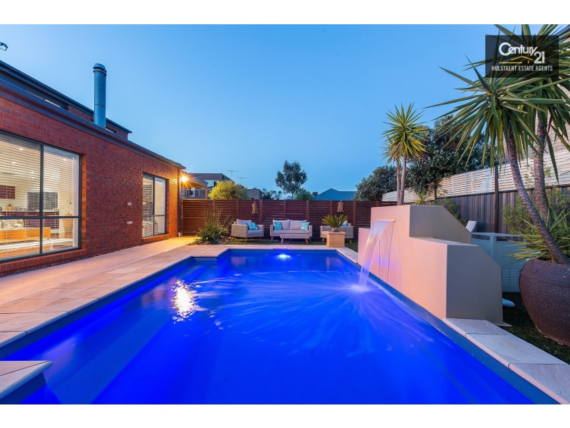 14 Moncrieff Parade, Point Cook VIC 3030