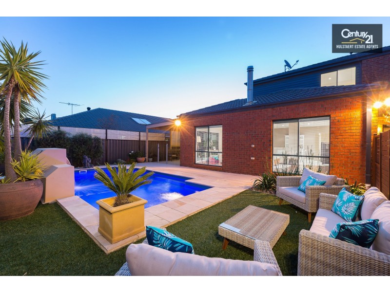 14 Moncrieff Parade, Point Cook VIC 3030