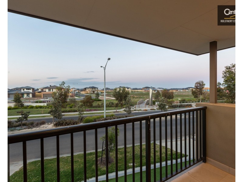 205 Featherbrook Drive, Point Cook VIC 3030