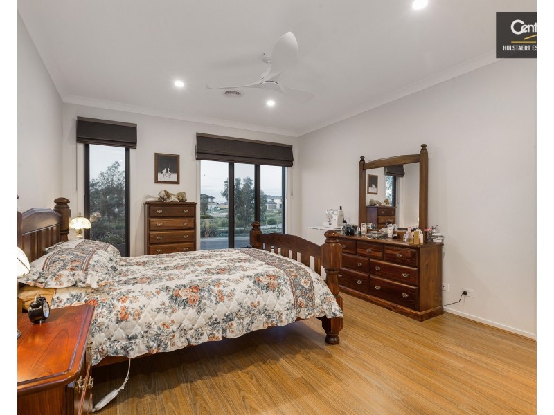 205 Featherbrook Drive, Point Cook VIC 3030